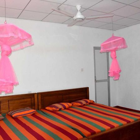 Dula Lake Resort Anuradhapura Bagian luar foto