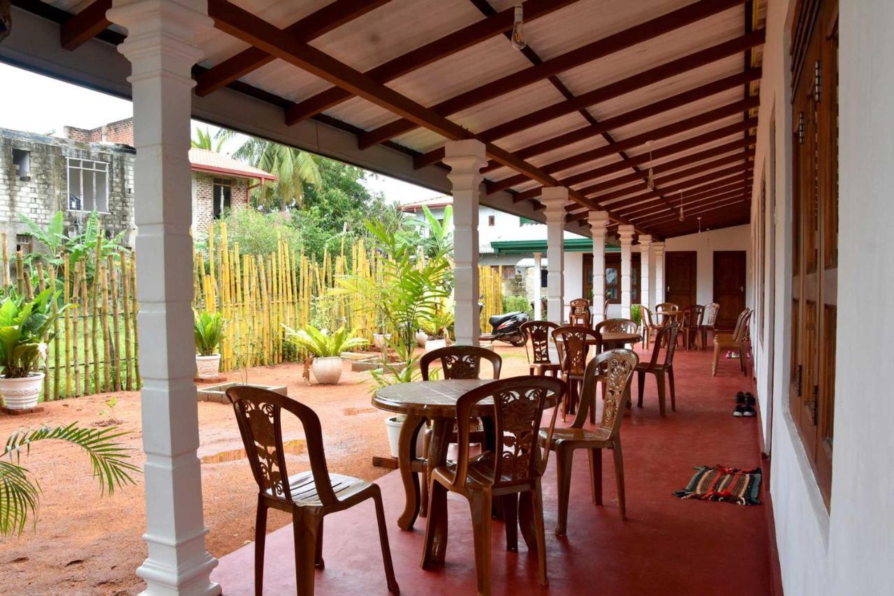 Dula Lake Resort Anuradhapura Bagian luar foto